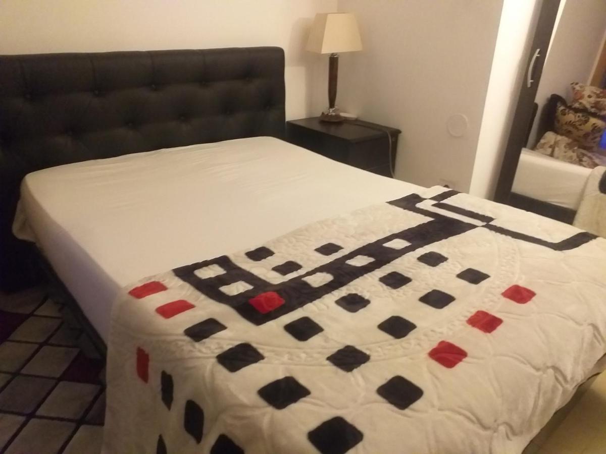 Garges-lès-Gonesse A.B.C Simple Rooms מראה חיצוני תמונה